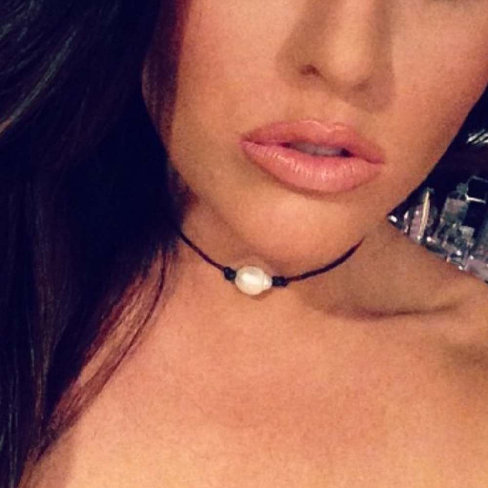 Pearl Choker on Leather Strap